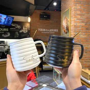 Yaratıcı Eğilim ışık Lüks Ev Fincan Seramik kaşıklı kupa Çift Ofis Kahve süt kupası